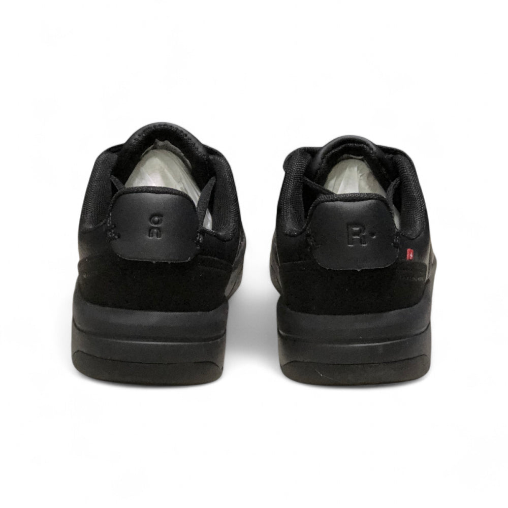 On running The Roger Clubhouse “Full Black”