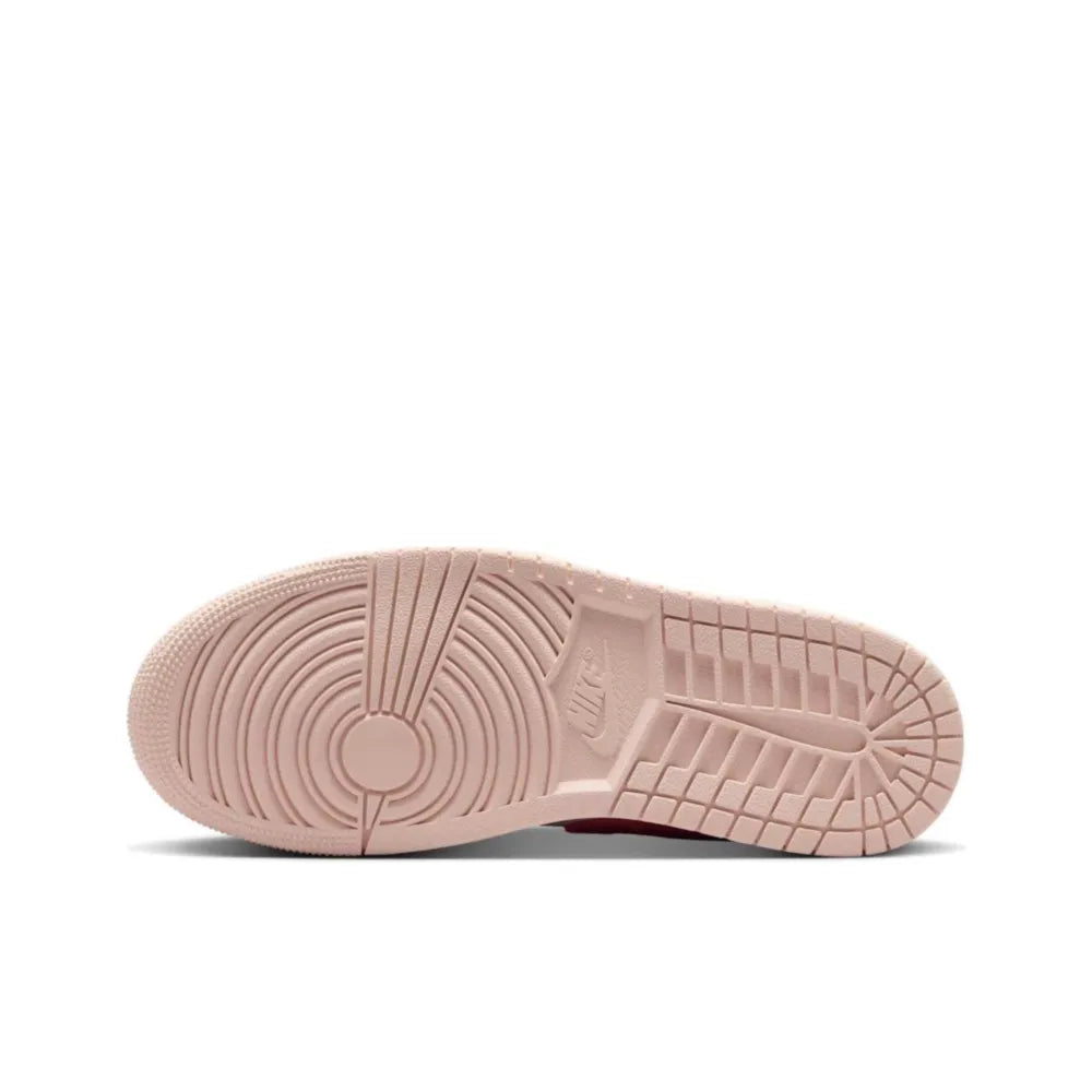 Air Jordan 1 Low SE “Strawberry Milkshake”